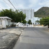 Bán biệt thự đẹp khu Thoại Ngọc Hầu – Nha Trang  256m² – giá 22 tỷ TL